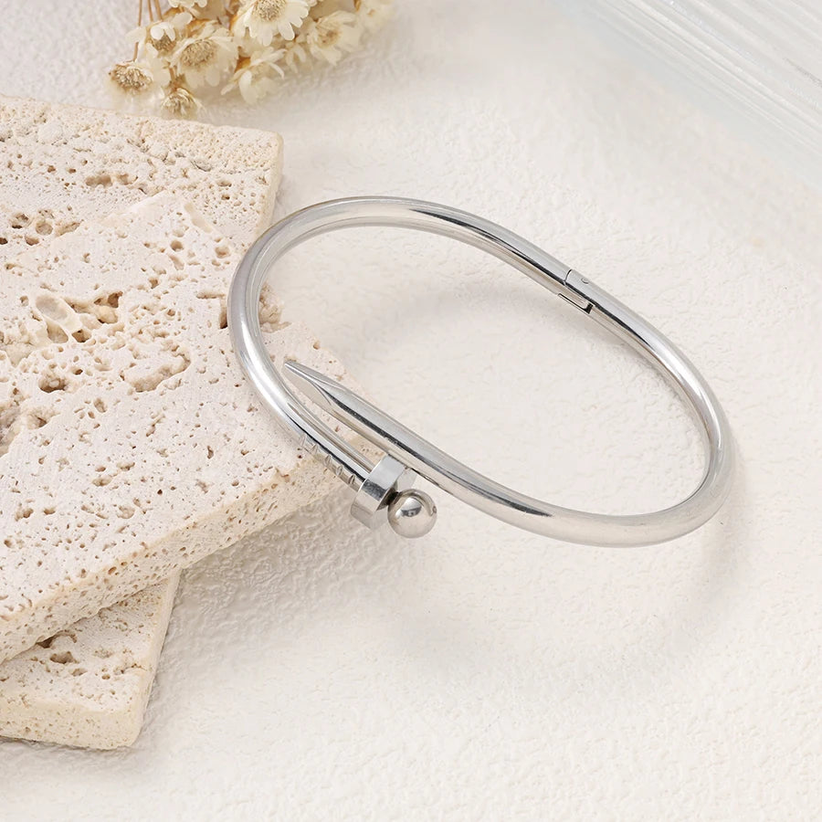 American style fashion, high-end feel, light luxury, nail bracelet, ring,